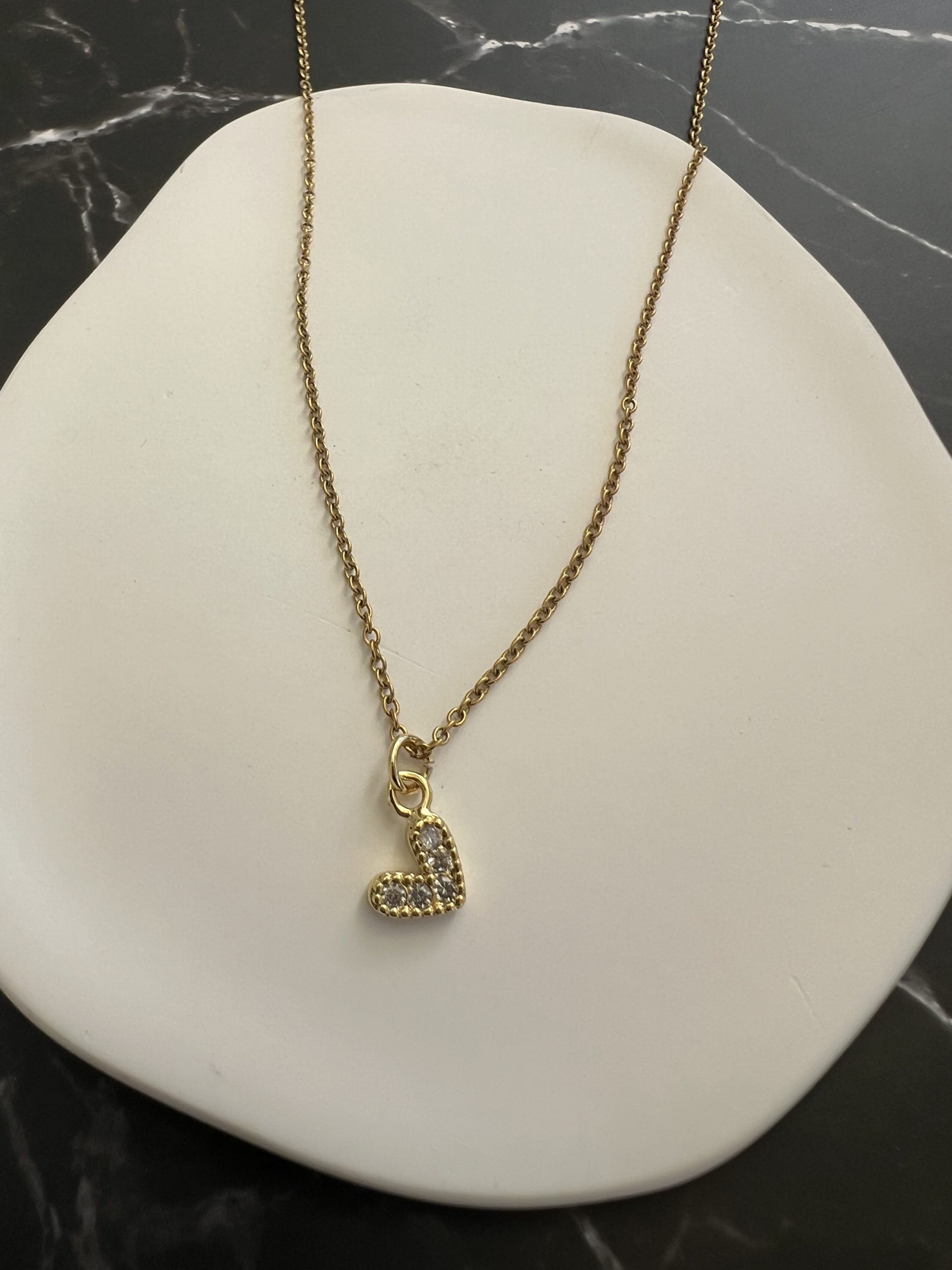 NEC400 Κολιέ καρδιά με ζιργκόν και χρυσή αλυσίδα - Image 1