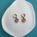 Χρυσοί κρίκοι λουλούδια κεντημένοι με χάντρες Miyuki