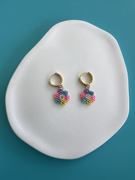 Χρυσοί κρίκοι λουλούδια κεντημένοι με χάντρες Miyuki