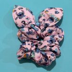 Scrunchie Stitch & Angel με αυτάκια ροζ