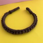 Στέκα για τα μαλλιά μακραμέ σε καφέ χρώμα