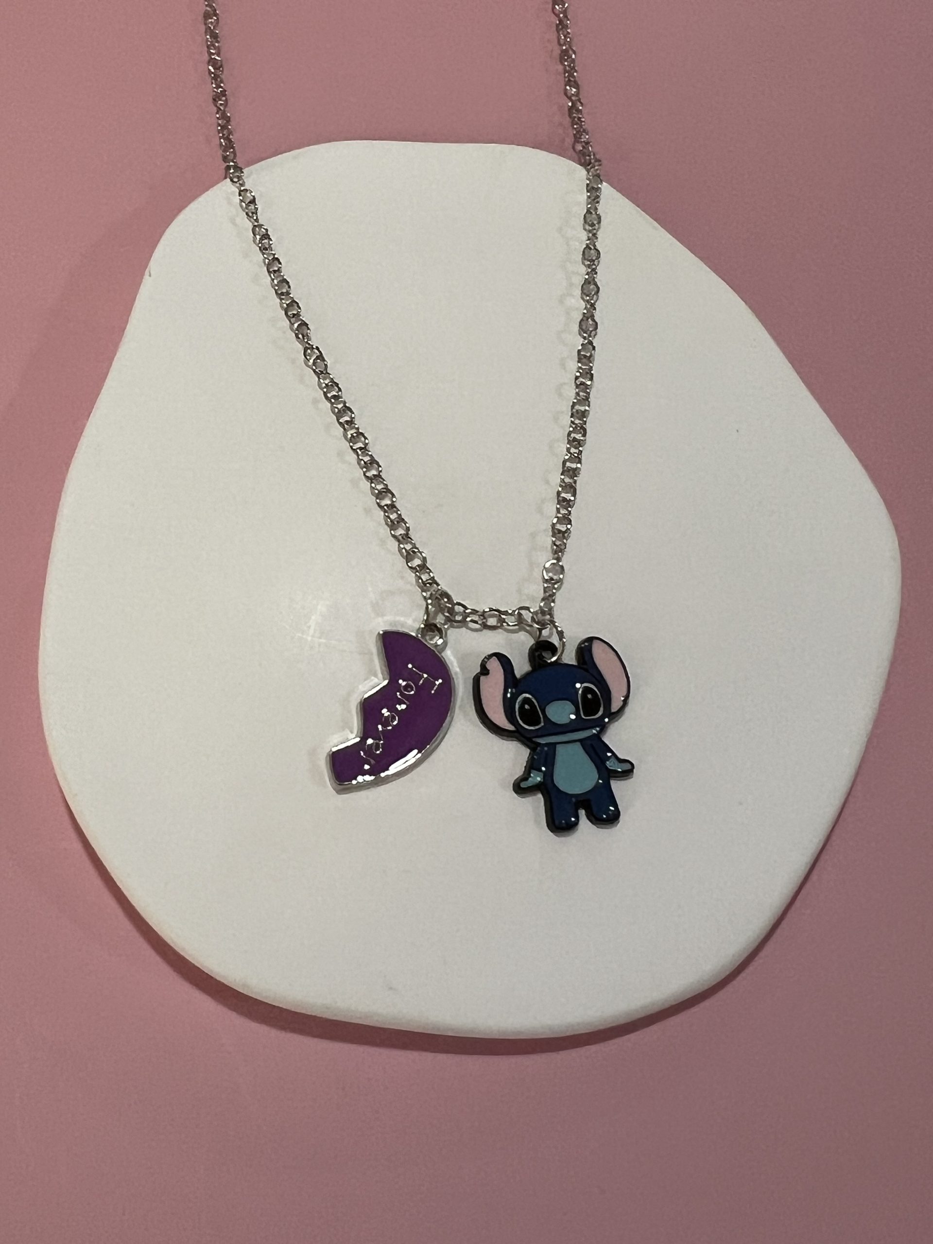 NEC423 Κολιέ Stitch με ασημί αλυσίδα - Image 1