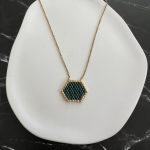 Κολιέ πράσινο σκούρο πολύγωνο κεντημένο με χάντρες Miyuki