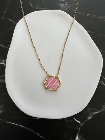 Κολιέ ροζ πολύγωνο κεντημένο με χάντρες Miyuki