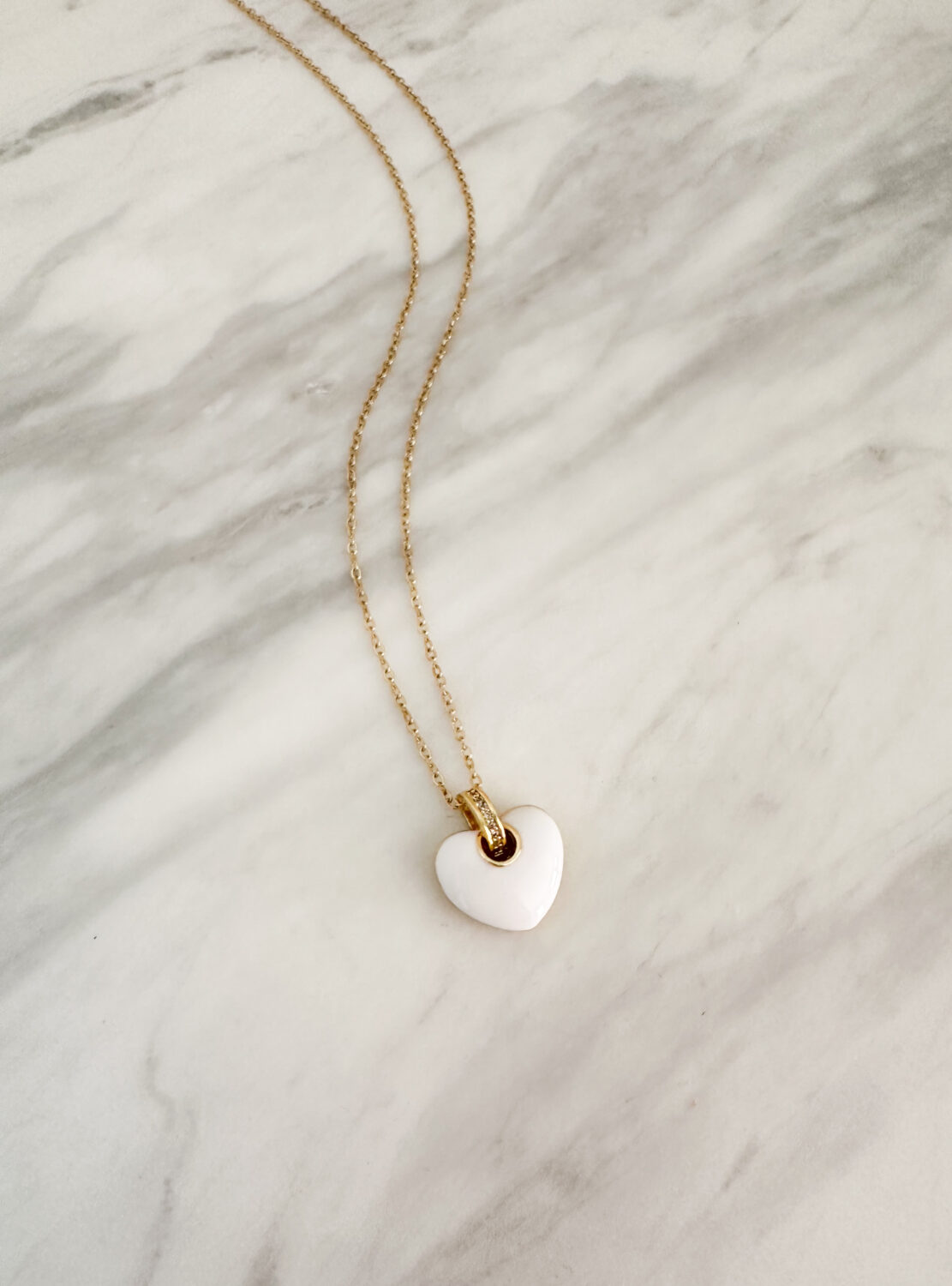 2456601 White Heart Necklace - Image 1