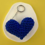 Μπρελόκ μπλε καρδιά μακραμέ