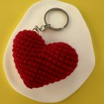 Μπρελόκ κόκκινη καρδιά μακραμέ