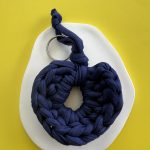 Μπρελόκ μπλε πλεκτή καρδιά