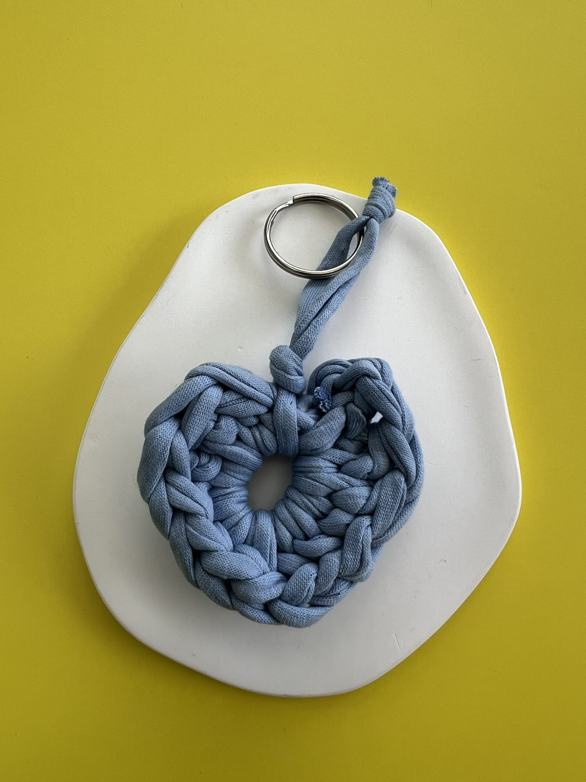 KEY163 Μπρελόκ γαλάζια πλεκτή καρδιά - Image 1