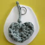 Μπρελόκ μέντα πλεκτή καρδιά