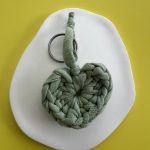 Μπρελόκ πράσινη ανοιχτή πλεκτή καρδιά