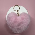 Μπρελόκ ροζ γούνινη καρδιά